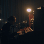 Louis-Étienne SANTAIS Unveils Moving Live Session for "Berlin, Ontario"