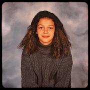 SARA DUFOUR STARTS A NEW CHAPTER WITH "DANS L'TEMPS"